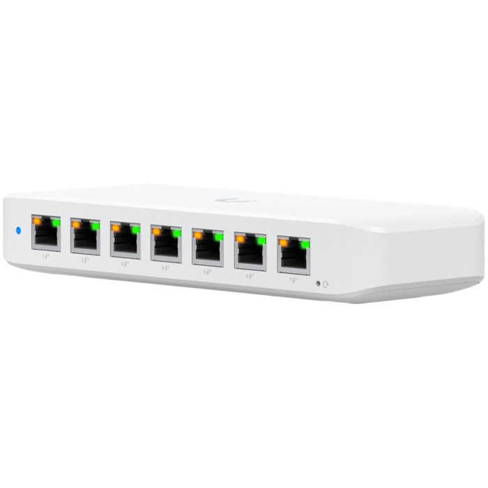 Ubiquiti USW-Ultra-210W-EU compact, Layer 2, 8-port GbE PoE switch with versatile mounting options, 7x GbE PoE+ output ports, GbE port with optional PoE++ input, 202W PoE availability with the included AC power adapter